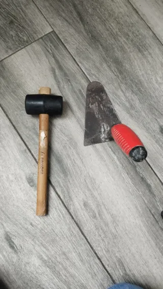 Juego de llaves y llave de fontanero