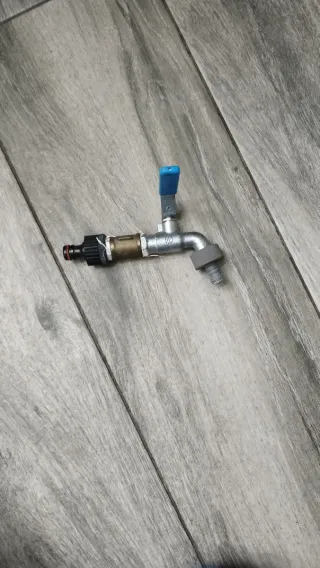 Juego de llaves y llave de fontanero