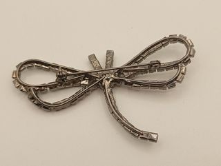 Broche libélula con gemas de vidrio