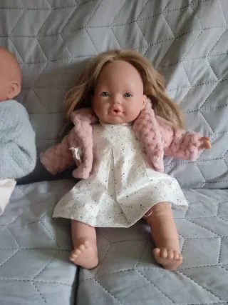 Lote de 2 muñecos bebése venden por separado