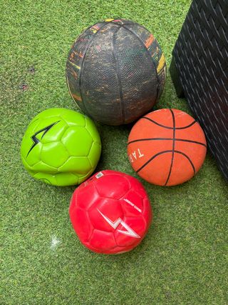 4 Balones (2 fútbol, 2 baloncesto)