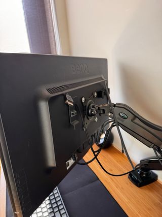 Pack Monitor BenQ 27’’ + brazo HUANUO 17’’ - 35’’