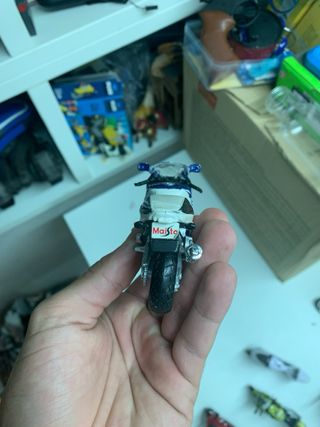 Moto Suzuki GSX-R miniatura