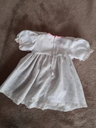 Vestido de muñeca blanco de Nenuco antiguo