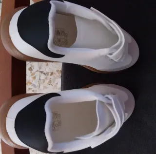 Zapatillas Blancas Velcro Talla 39 Nuevas