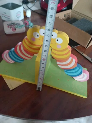 Juego sujetalibros infantil oruga