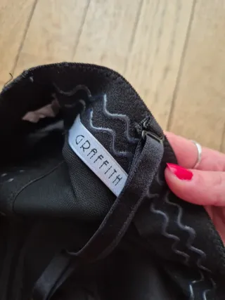 Top corto con borchie oro e argento