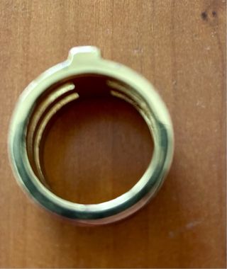 Anillo Bimba y Lola , tonos dorado y negro