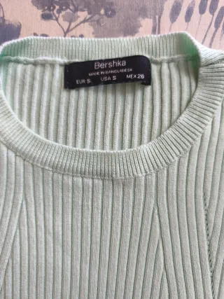 Camiseta canalé verde Bershka Talla S