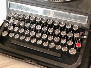 Olivetti Studio 42 Macchina da Scrivere