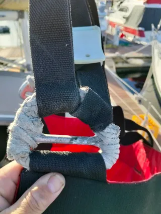 Arnés guindola para subir al mástil