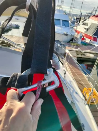 Arnés guindola para subir al mástil