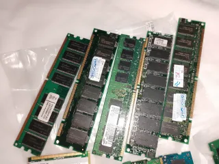 43 x Memoria RAM 256MB - 2Gb