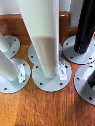 12 Patas Ikea Metal Negras y Blancas