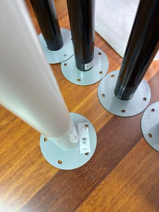 12 Patas Ikea Metal Negras y Blancas