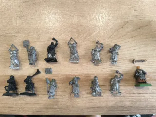 Warhammer Flagelantes y Sacerdote Guerreros