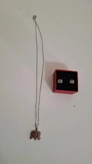 Conjunto collar y pendientes elefante