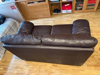 Sofá de 2 plazas de piel marrón