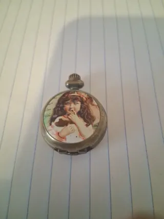 Reloj camafeo antiguo niña