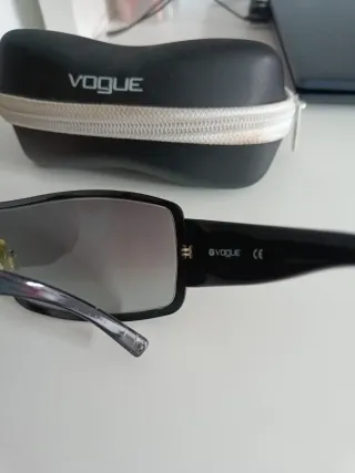 Gafas de sol Vogue negras