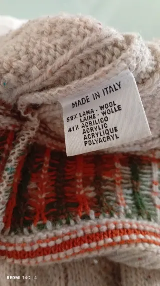 Cardigan lana beige con rose