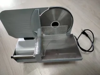 Cortafiambres eléctrico casi nuevo