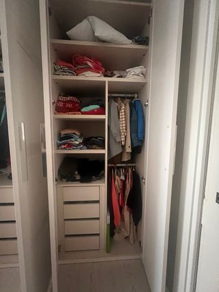 Armario blanco de madera