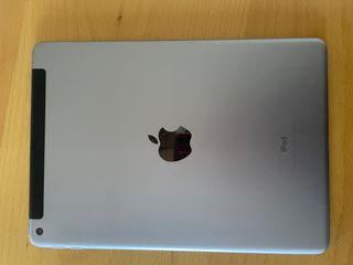 iPad 5ª Gen 32GB Wi-Fi + Cellular Plata