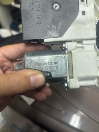 Motor elevalunas Audi A3 8P Bosch