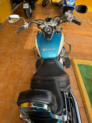 Suzuki Intruder 800cc