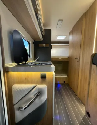 Autocaravana capuchina 6 plazas garaje