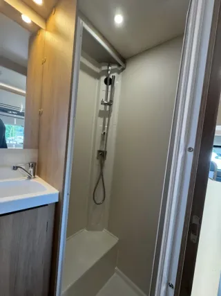 Autocaravana capuchina 6 plazas garaje