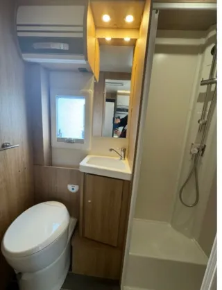 Autocaravana capuchina 6 plazas garaje