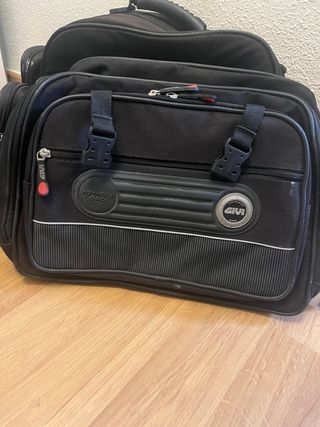 Maleta Givi 50L + Alforjas Moto