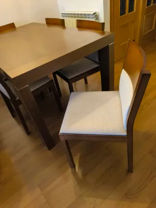 ✨Mesa extensible nogal macizo + 6 sillas