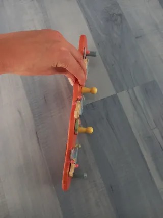 Appendiabiti in legno per bambini