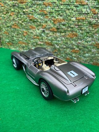 Ferrari 250 Testa Rossa 1957 – Bburago – 1:18