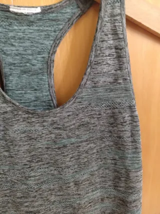 Camiseta tirantes Decathlon gris y turquesa