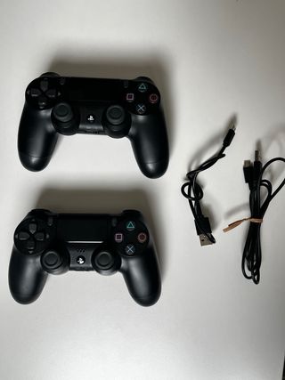 PS4 Slim 500GB + 2 mandos + cables conexión