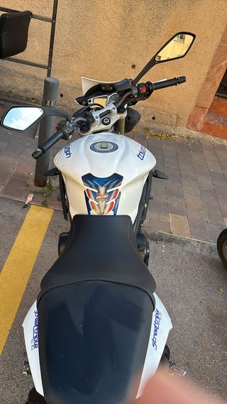 Triumph Street Triple 2013 — 48.000 km — 95 CV