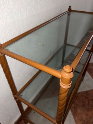 Estantería de cristal y madera