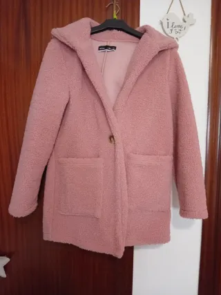 Chaquetón borreguito rosa con capucha