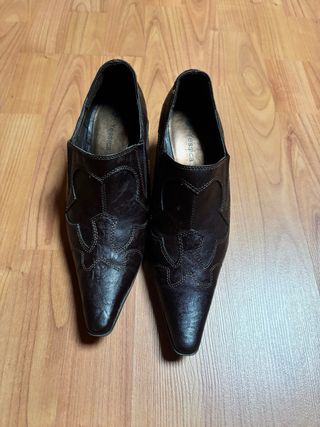 Zapatos marrones de tacón