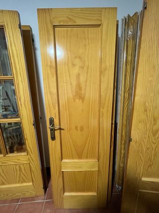 Puertas de madera maciza (7 unidades)