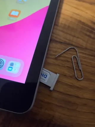 Apple iPad 6 LTE 32GB Plata con funda y cargador