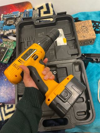 Taladro Eléctrico JCB 18V con Cargador