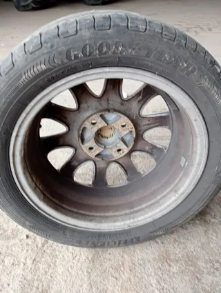 4 Ruedas Good Year 205/50R16 Seminuevas