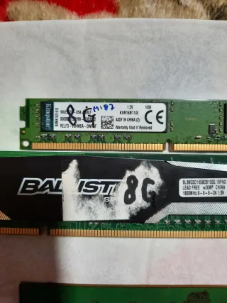 4x Módulos RAM DDR3 8GB Crucial/Kingston