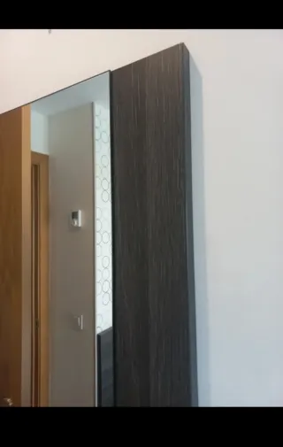 Specchio a figura intera con cornice