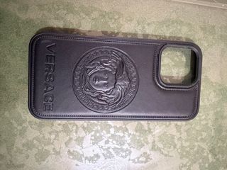 Funda iPhone 16 Pro Max Versace Negra